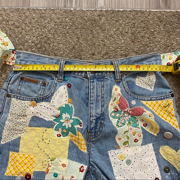 🌻Patched Denim High Waisted Jean Shorts size 6 - Picture 6 of 12